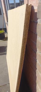 3 spaanplaten , 125cm. Bij 121cm. Dikte 8 cm.