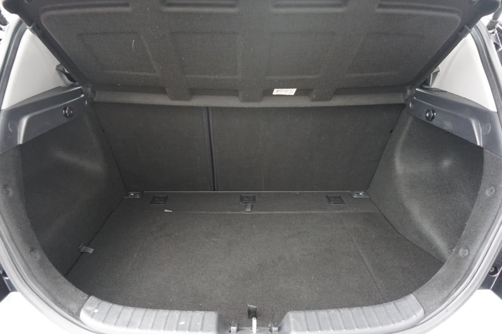 Hyundai I 30 1.4i active cool airco / elektr. ramen / parkeers. / cruise / 