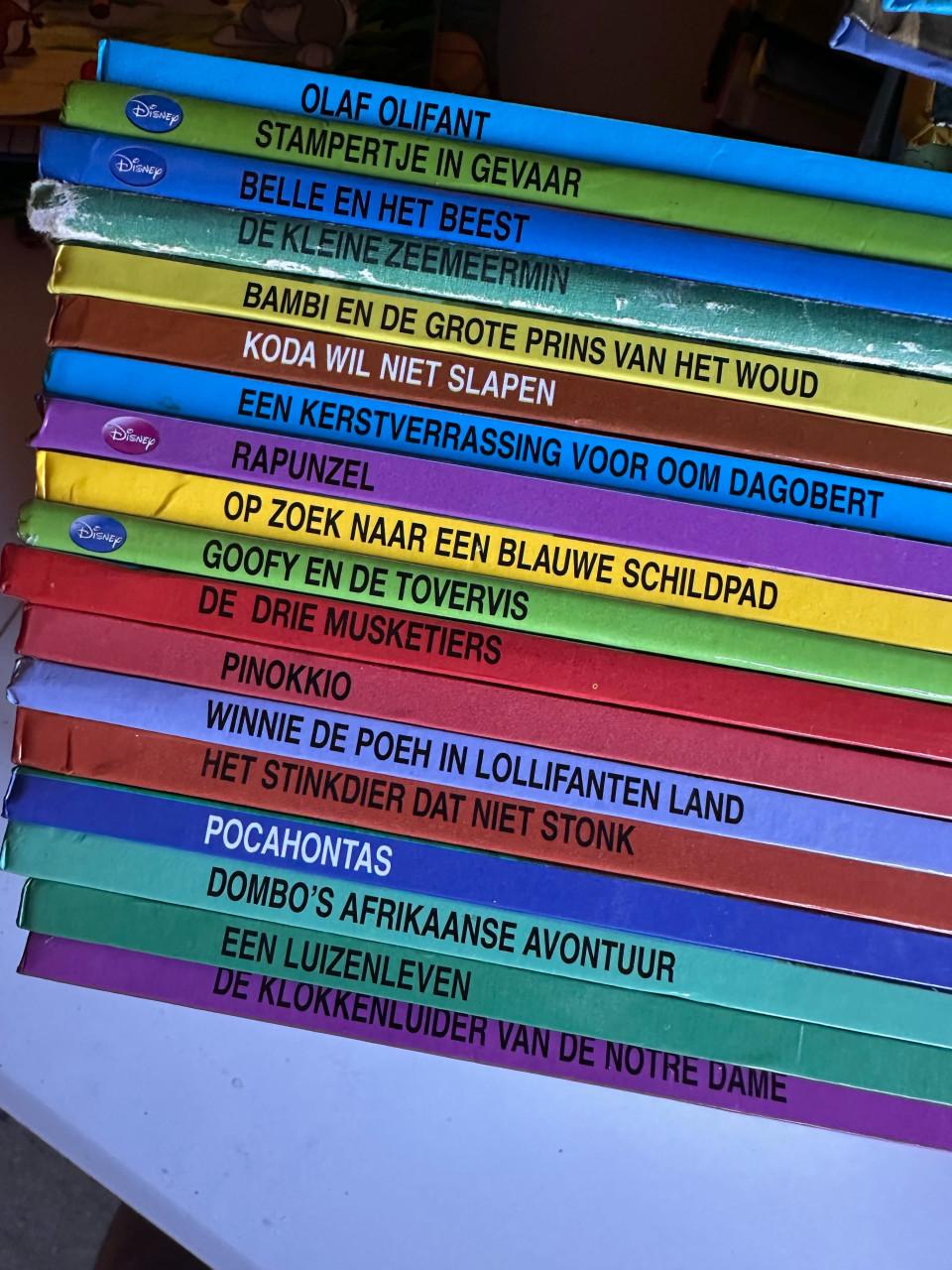 Grote collectie disney club boeken