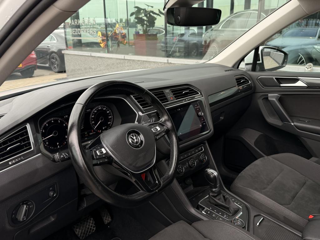 Volkswagen Tiguan 2.0 tsi 4motion r-line 220pk | acc | pano | stoelmassage 