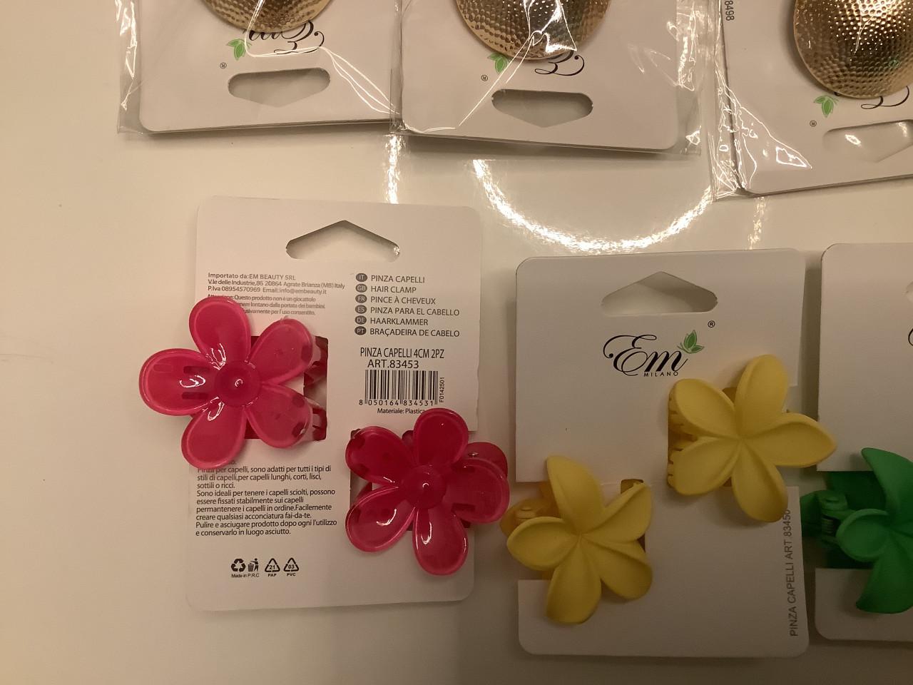 Partij leuke haarclips/haarspelden en haarelastieken. ( partij 23)