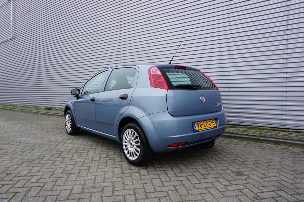 Fiat Grande Punto 1.2 actual airco / elektr. ramen / trekhaak / nieuwe apk!