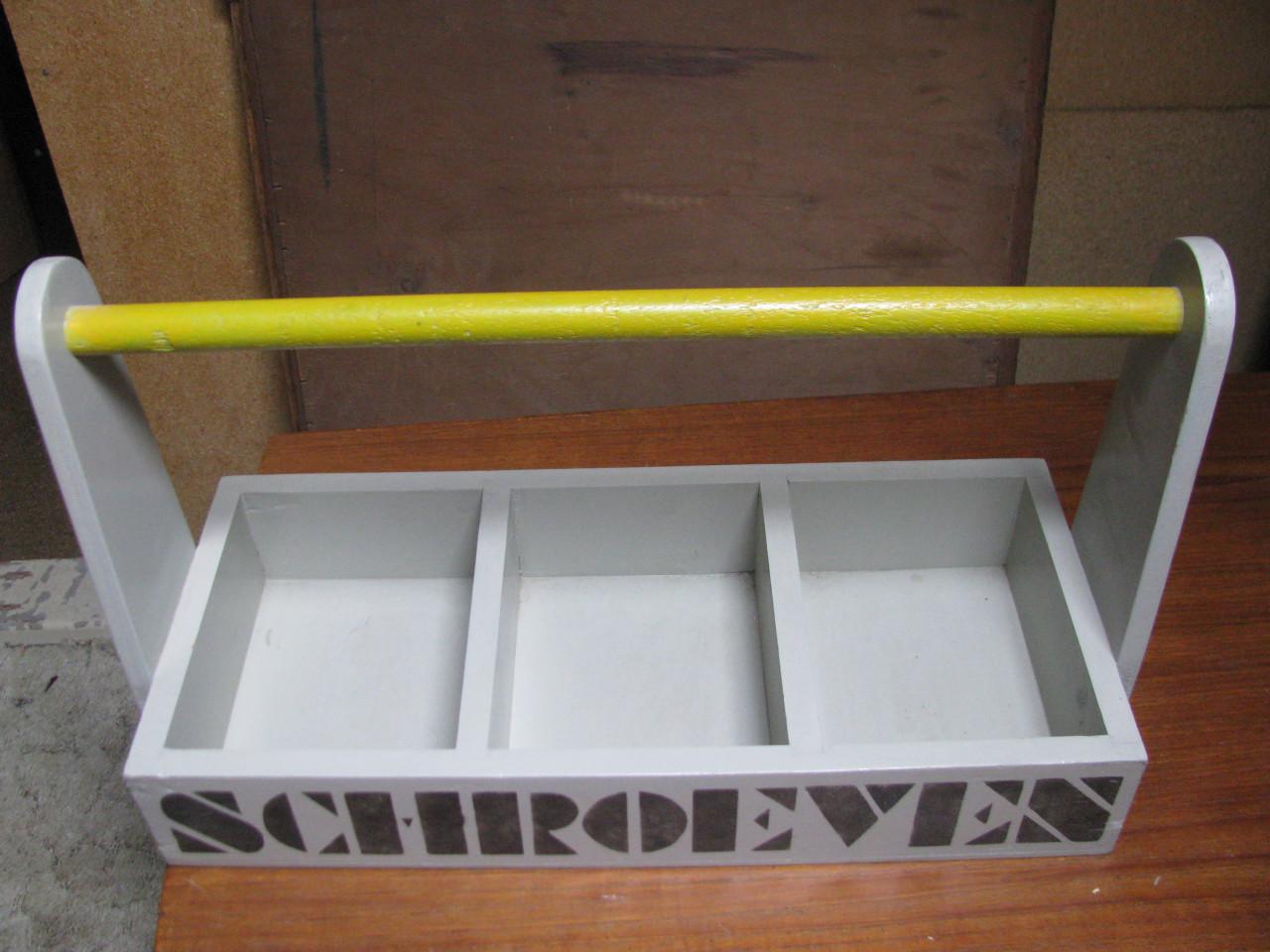 Bak voor schroeven en spijkers.