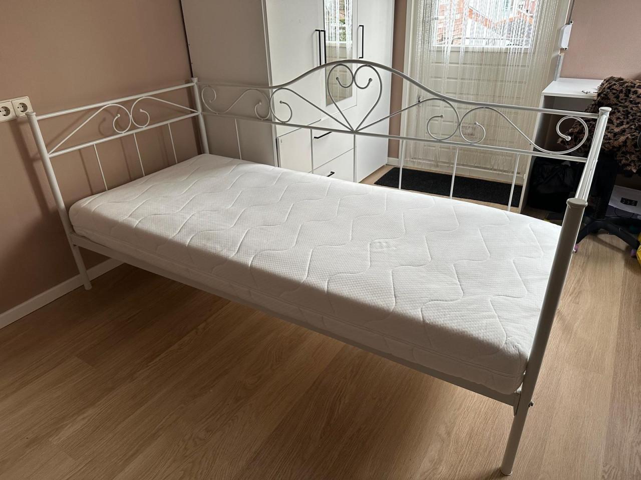 Eenpersoonsbed meisje