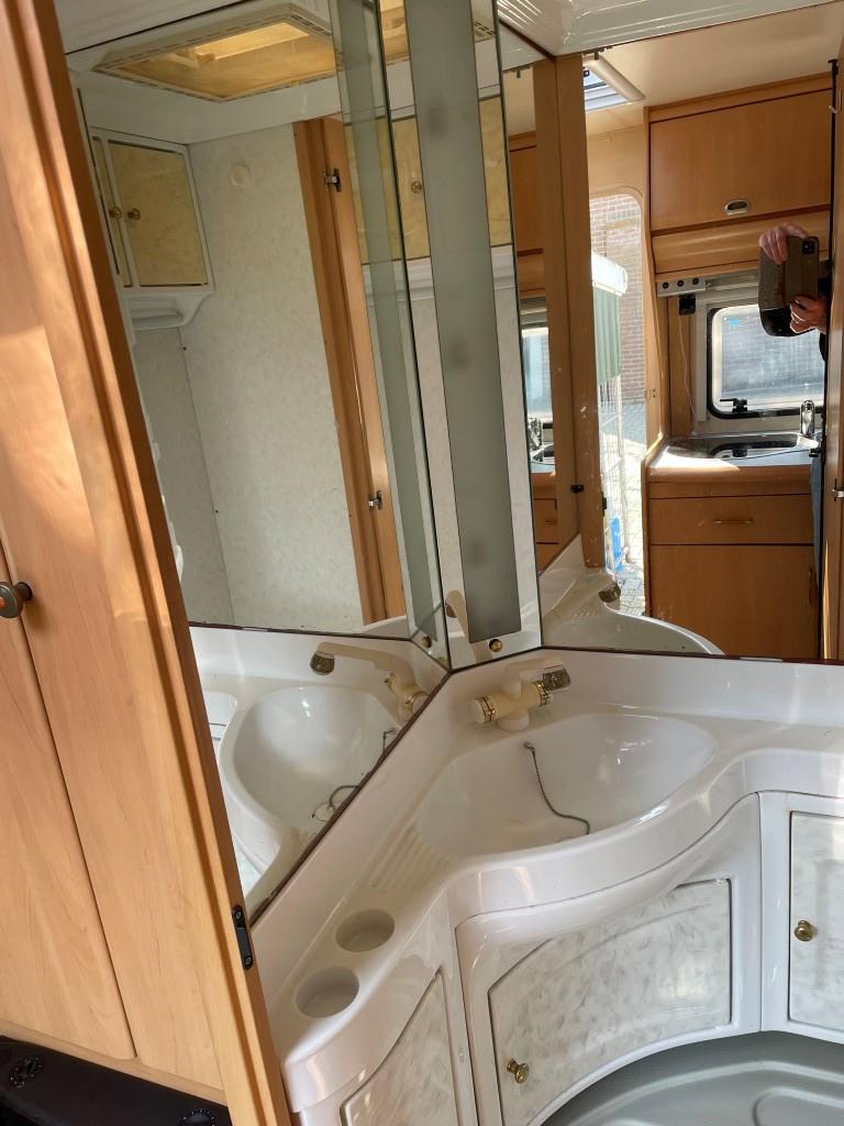 Hobby de Luxe 450 met mover