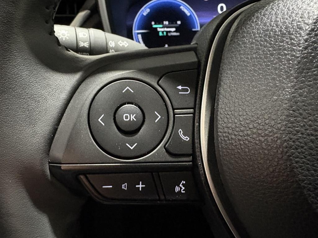 Toyota Corolla Cross hybrid 200 style| adap.cruise| camera| pdc| keyless