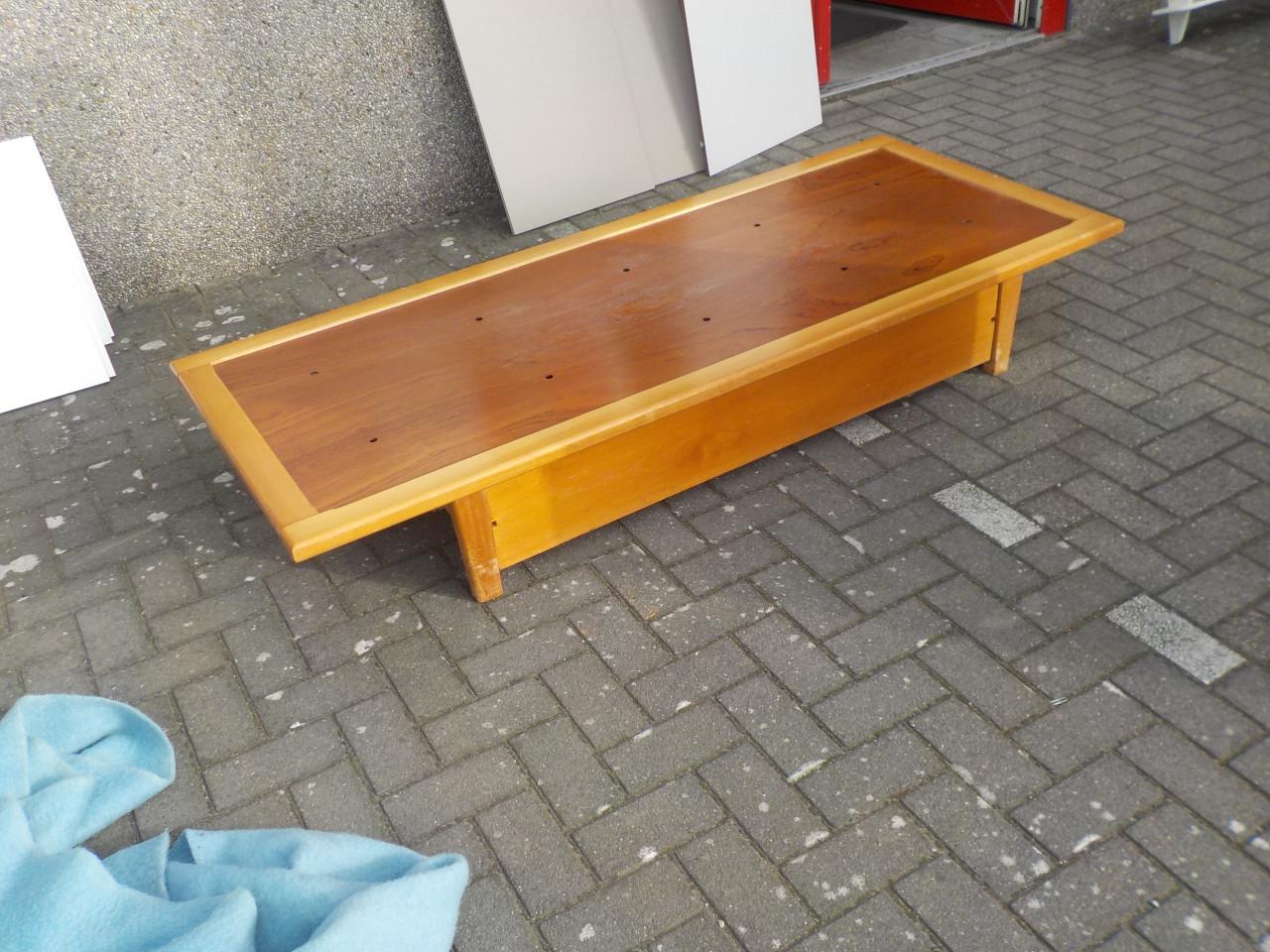 Mooie kwaliteit salontafel met diepe lade  in zeer goede staat