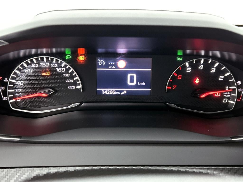 Peugeot 208 100 pk style | rijklaar | parkeersensoren | navigatie | apple c