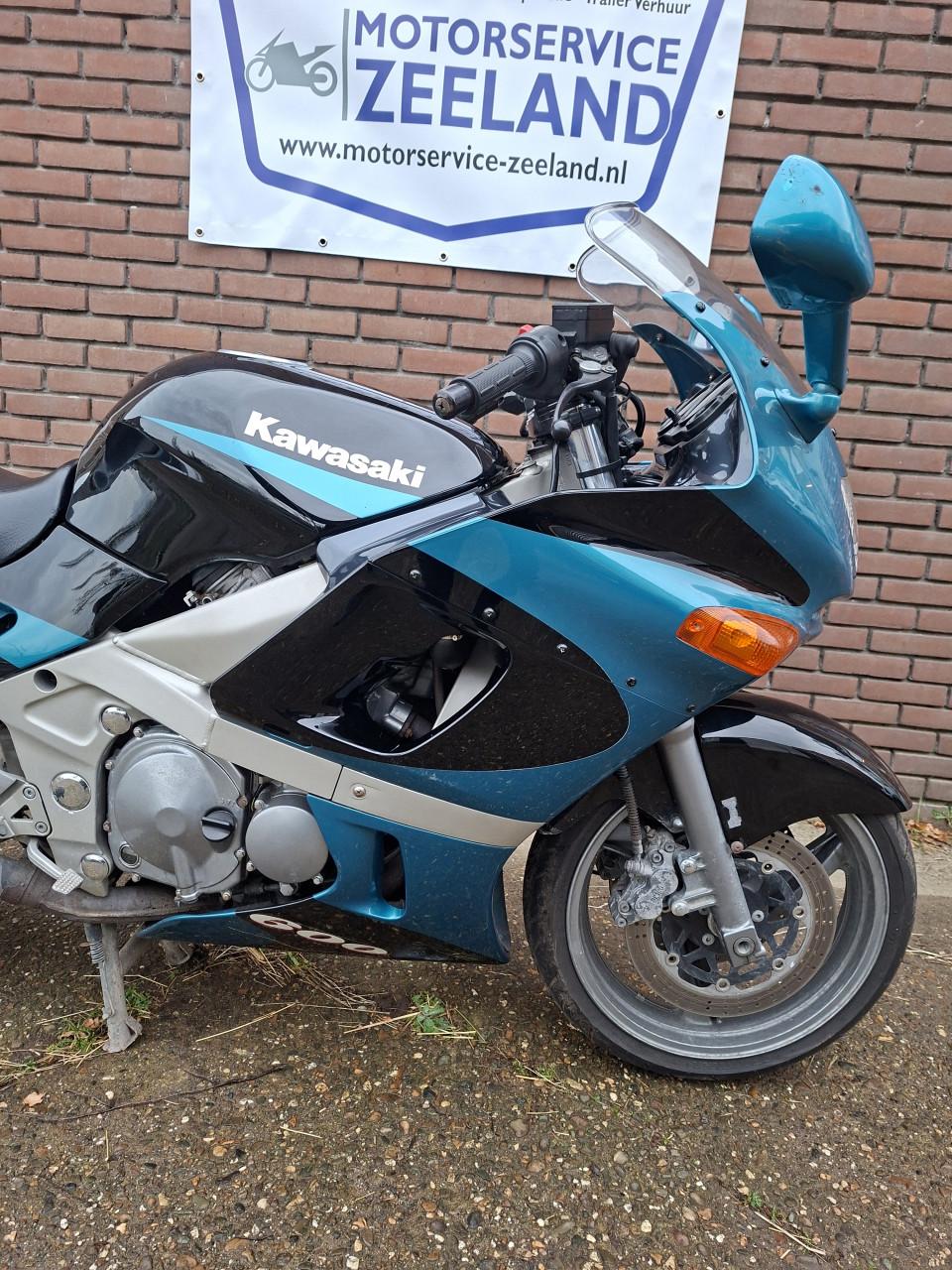 Kawasaki ZZR 600 (inruilkoopje)