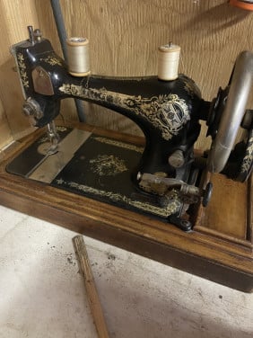 Vintage Singer naaimachine met kap