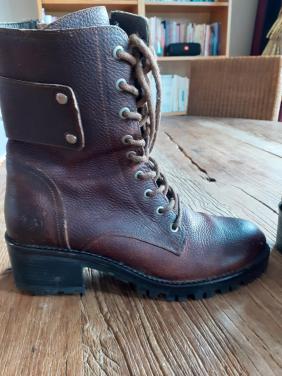 Gloednieuwe Hush Puppie schoenen  mt 40, helft vd nieuwprijs