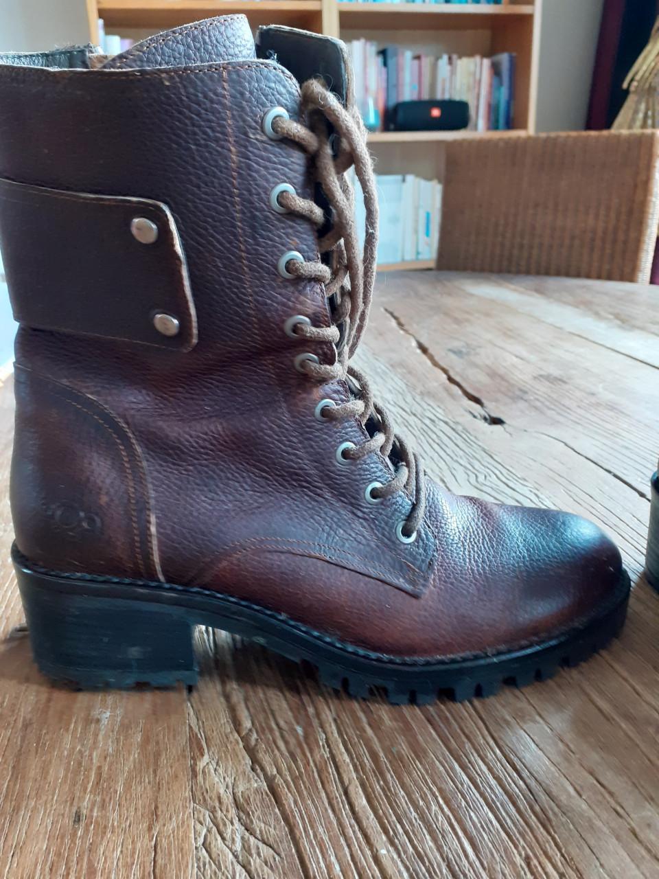 Gloednieuwe Hush Puppie schoenen  mt 40, helft vd nieuwprijs