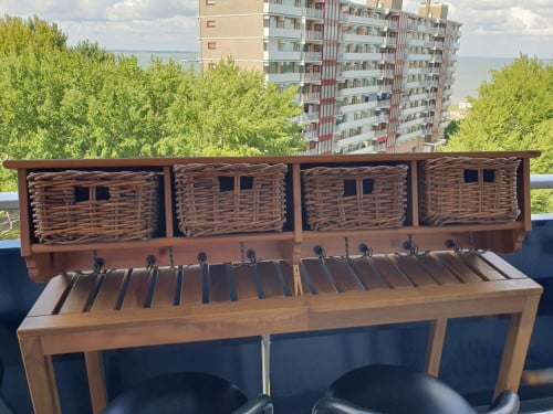 Kapstok met 4 mandjes