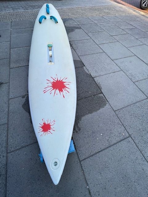 Surfplank Ten Cate Rush (semi zinker) epoxy compleet met 2 zeilen