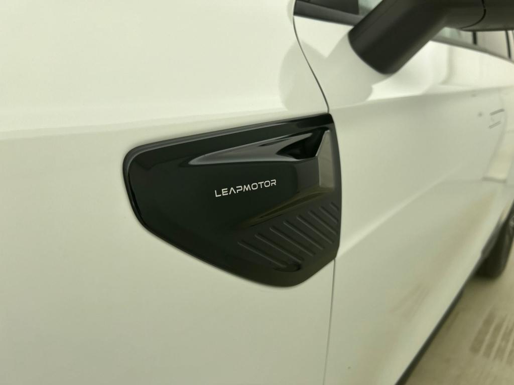 Leapmotor B10 design promax 67.1 kwh | demo auto | ** beschikbaar per 01-05