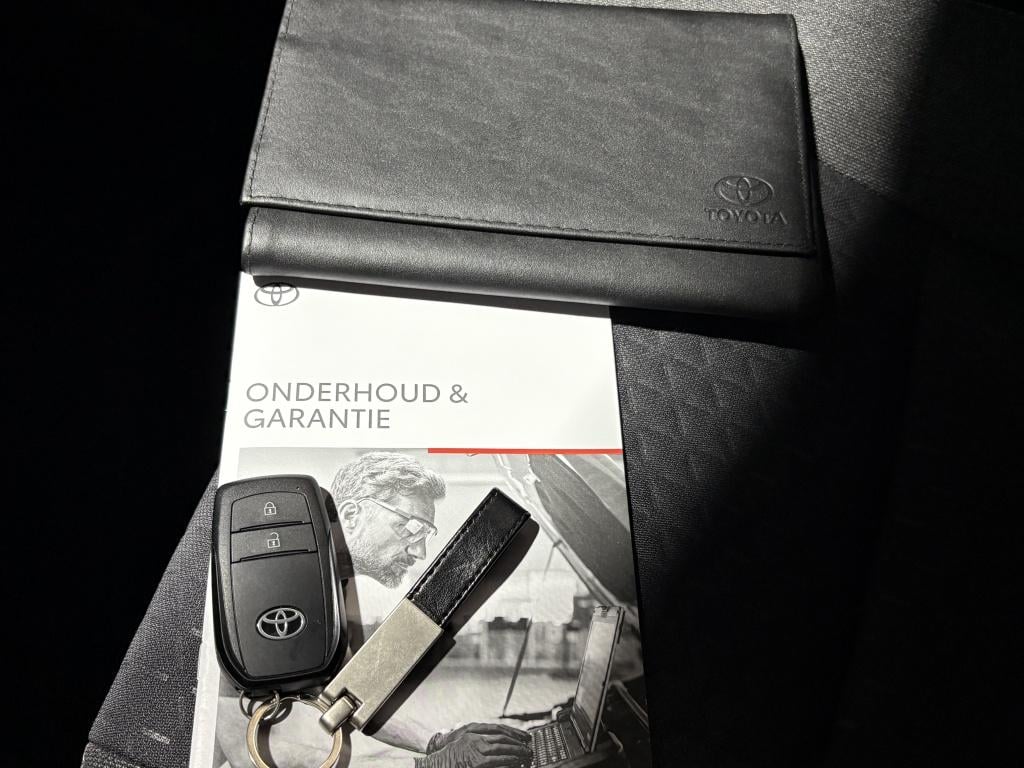 Toyota Yaris Cross 1.5 hybrid 115 first edition | bsm | pdc | stoelverw. |