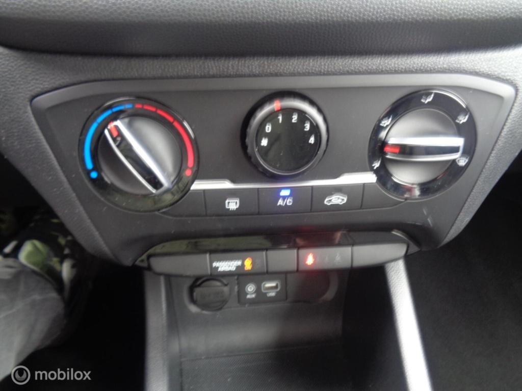 Hyundai I 20 1.0 t-gdi comfort/airco/camera/pdc/1st eig/lm velgen/slechts 8