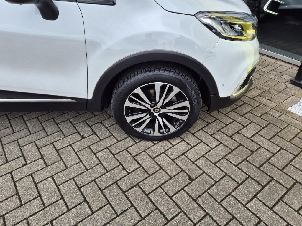 Renault Captur tce 120 edc automaat initiale paris | leder | trekhaak | cam