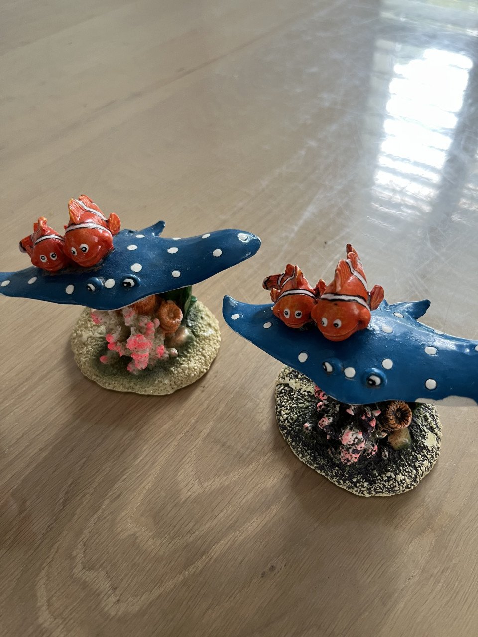 Vissenkom, 35/23/26 cm. Inclusief drie sier elementen