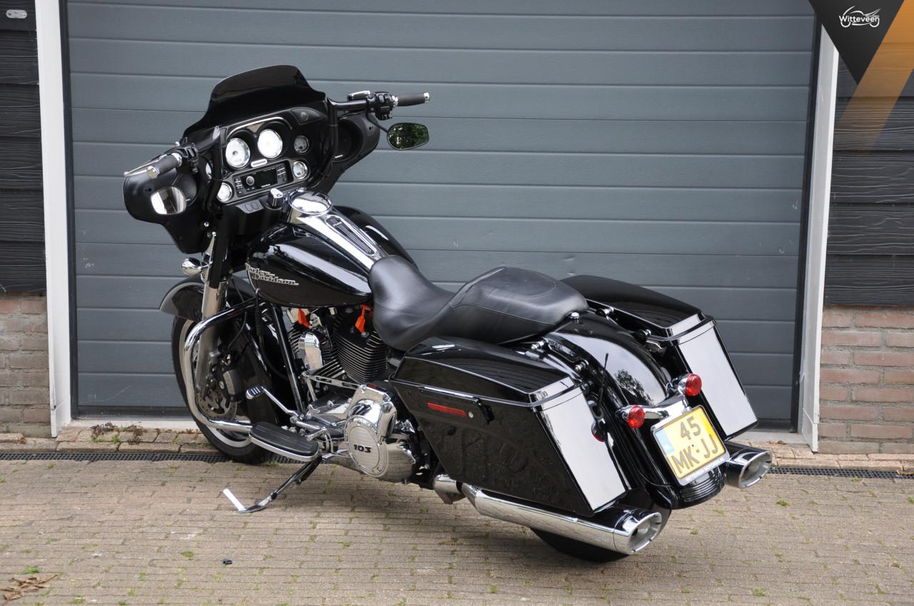 Harley Davidson FLHX Street Glide 103