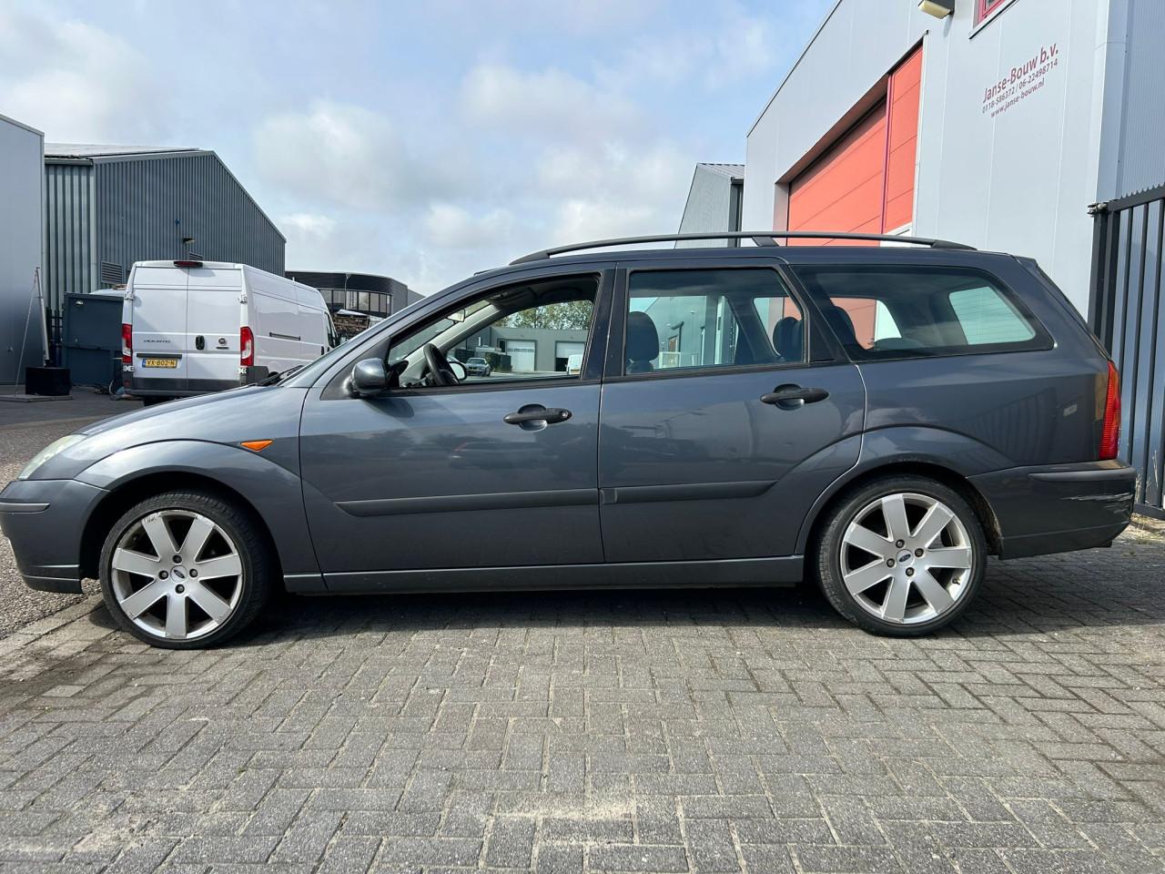 Ford Focus Wagon 1.6:  Clima, navi, leer, 17" LM, nieuwe APK bij aflevering