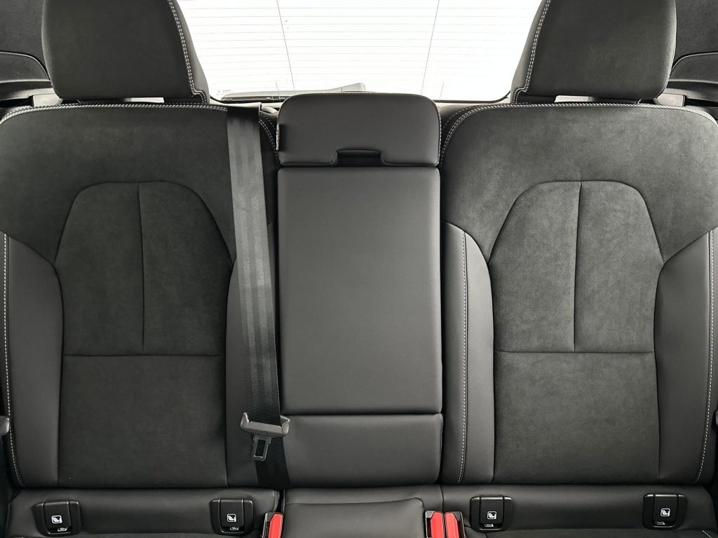 Volvo XC40 b4 plus black edition