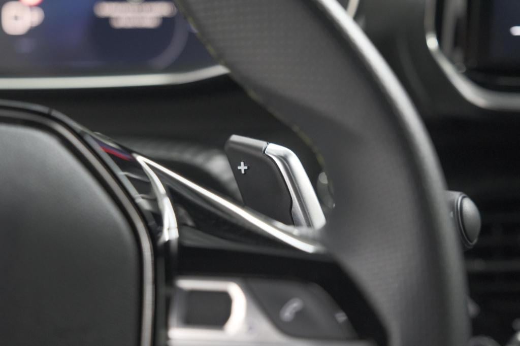 Peugeot 208 1.2 hybrid 145 e-dcs6 gt | alcantara pakket | camera | apple ca