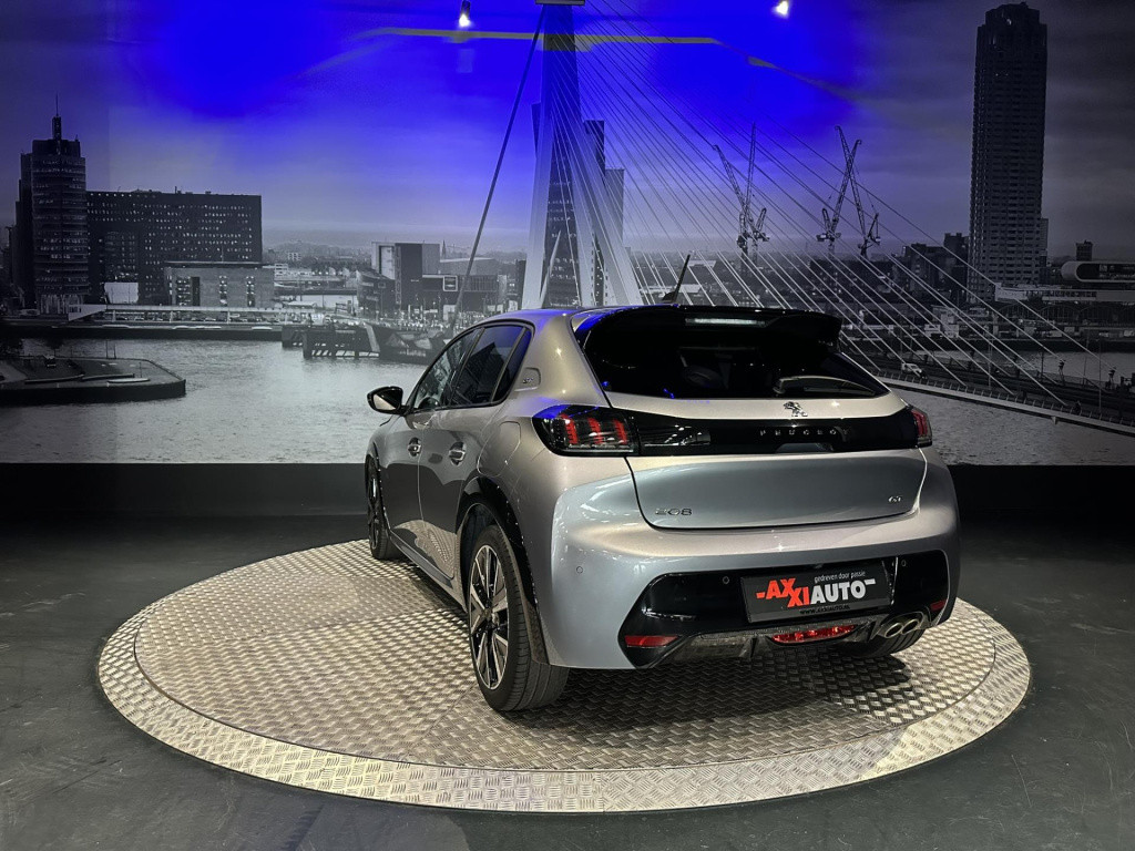 Peugeot 208 1.2 puretech gt *pano*camera*carplay*
