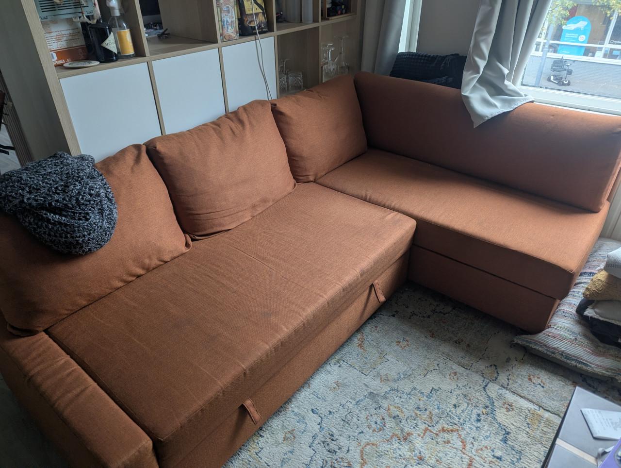 Oranje/bruine Ikea slaapbank