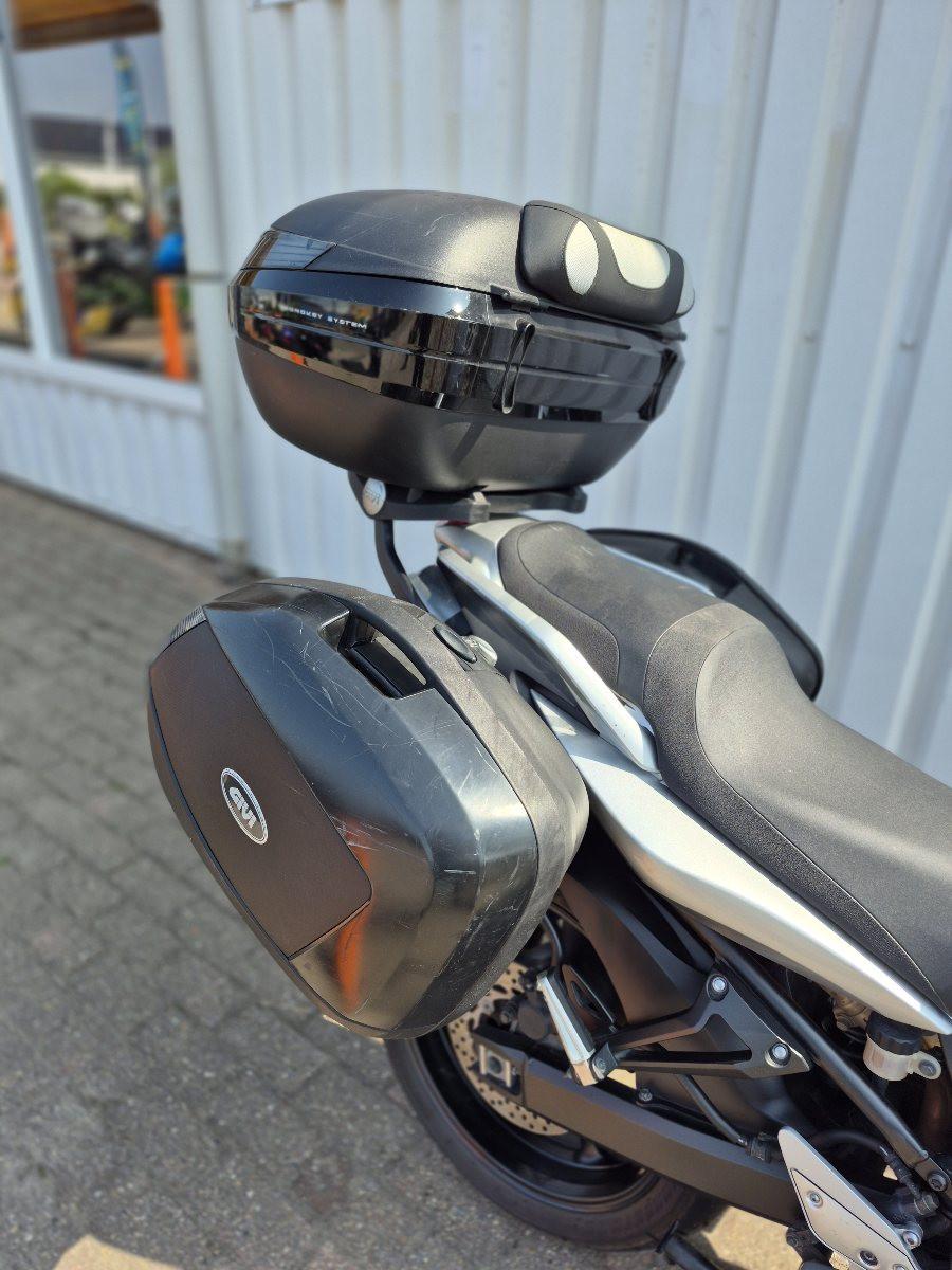 Yamaha FZ6-S uit 2010, sportieve toermotor met weinig Km