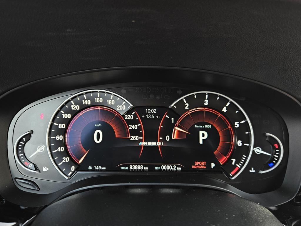 BMW 5 Serie m550i xdrive high executive | head-up | elek. trekhaak