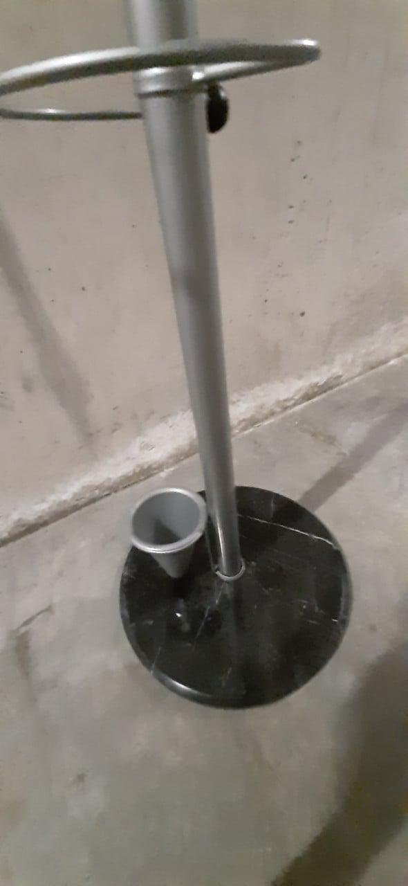 Moderne vrijstaande kapstok