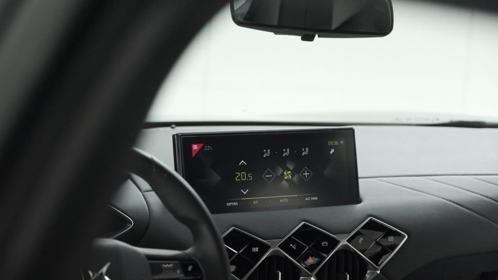 Ds Ds 3 crossback puretech 100 montmartre | parkeersensoren | apple carplay