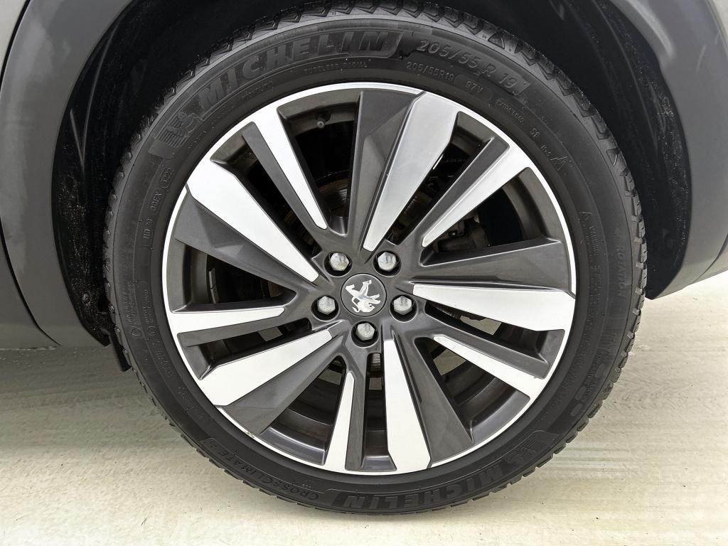 Peugeot 3008 130 pk allure | rijklaar | trekhaak | elektrische achterklep |