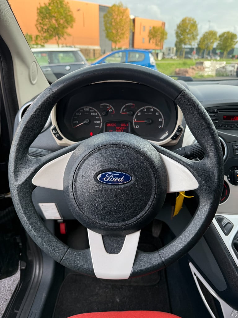 Ford KA 1.2 - titanium - airco