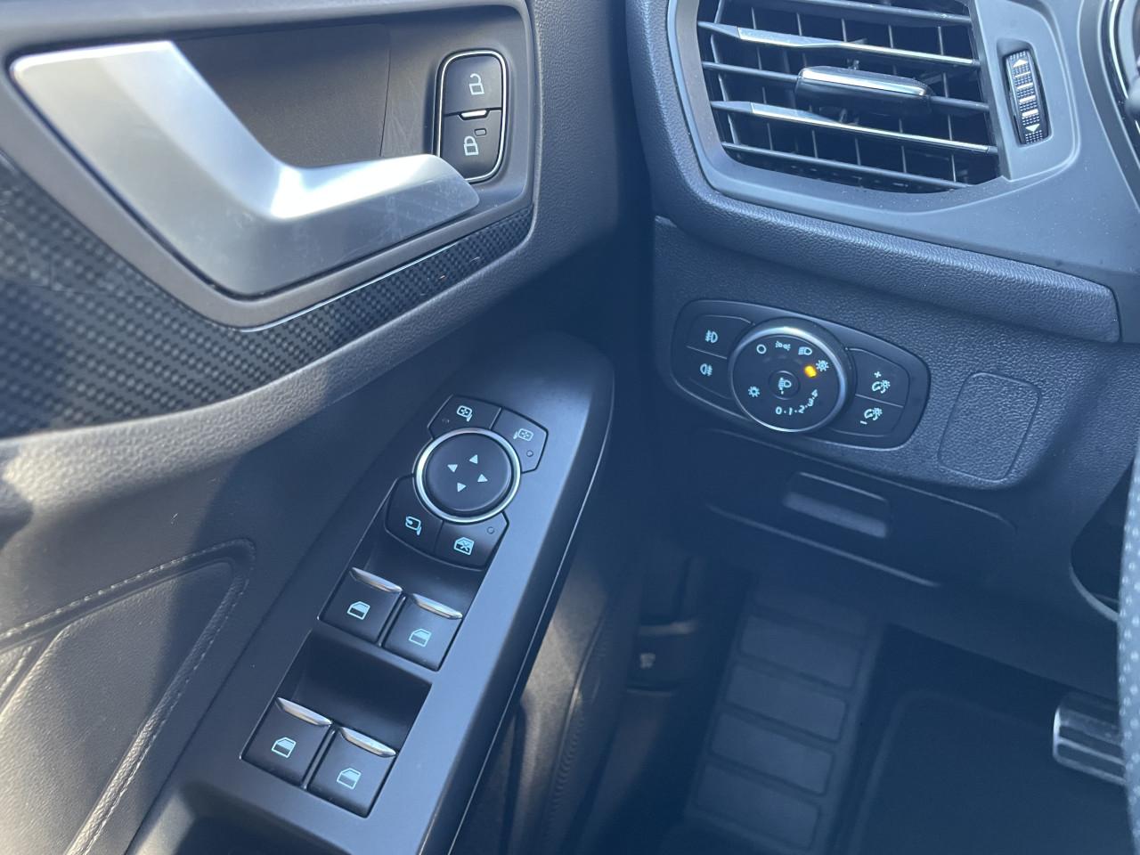 FORD FOCUS 1.0 ECOBOOST ST-LINE