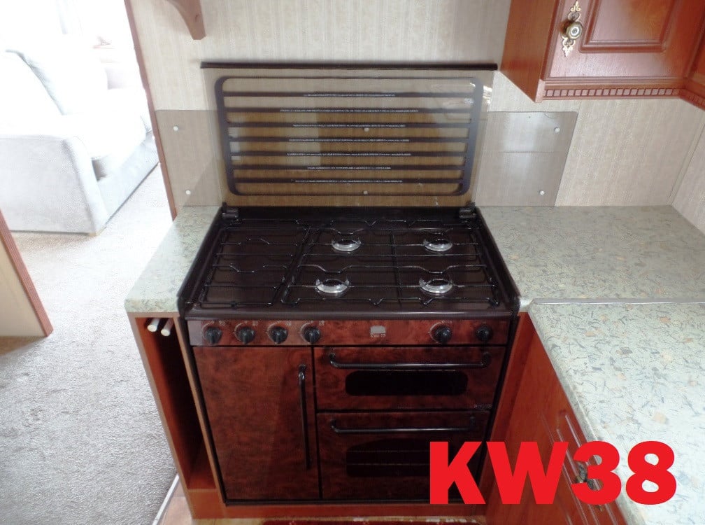 Keurige Willerby Granada met dubbel glas, CV en extra stahoogte te koop