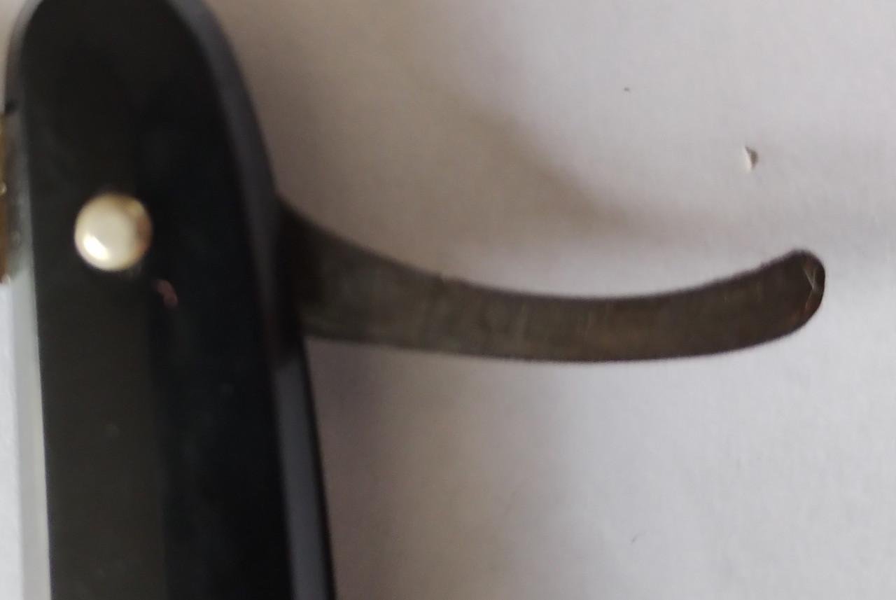 Barbiersmes FRIEDRICH HERDER.