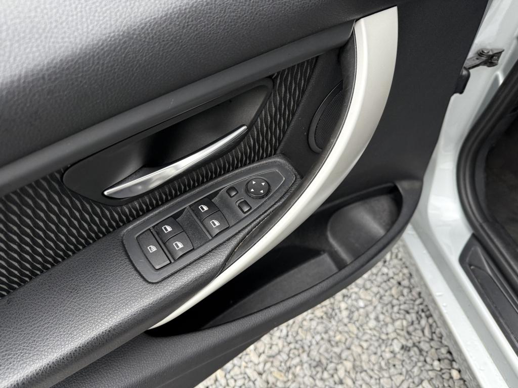 BMW 3-serie 320i 184pk executive sportline sedan