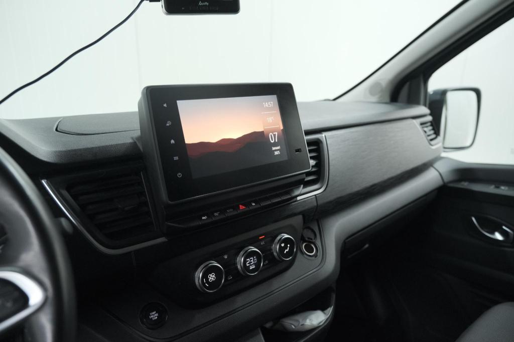 Renault Trafic 2.0 dci 110 t30 l2h1 work edition | trekhaak | camera | navi