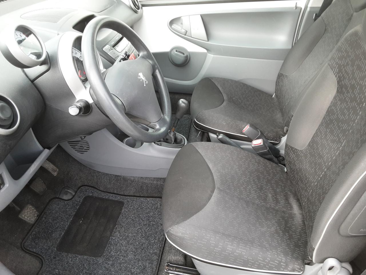 Peugeot 107 1.0-12V Millesim 200