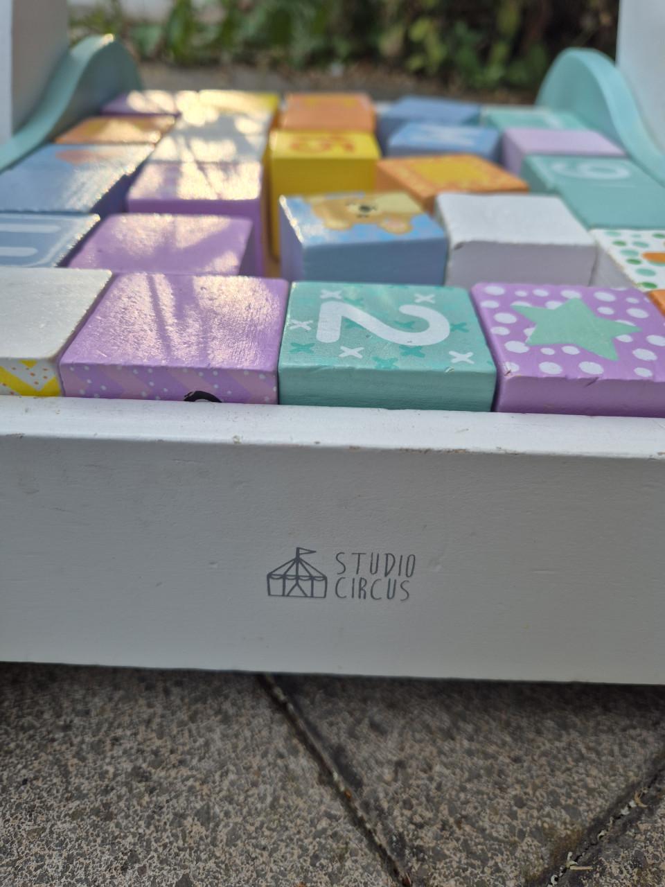 Houten loopwagen (Studio Circus)