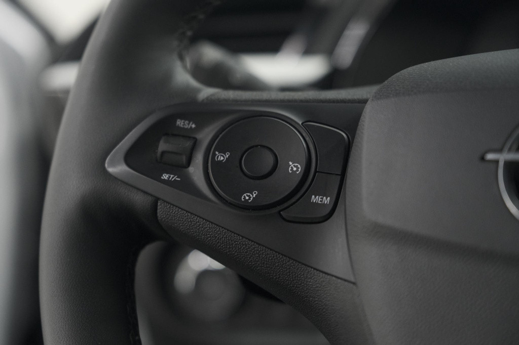 Opel Corsa 130 eat8 gs line | camera | navigatie | apple carplay | parkeers