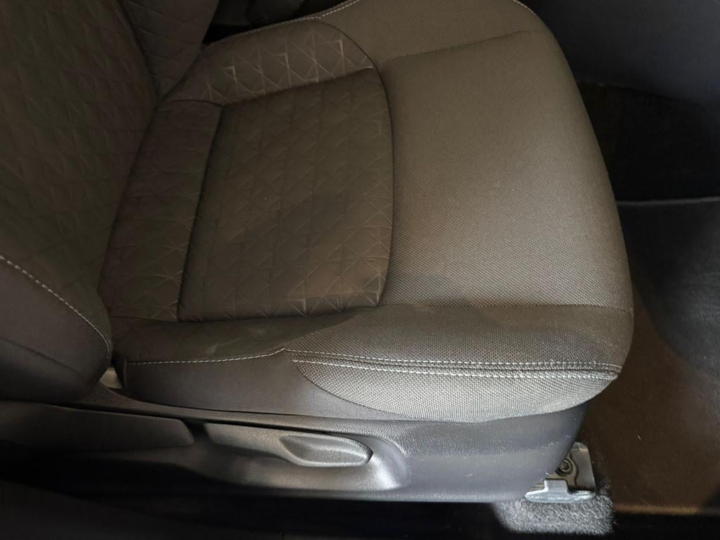 Toyota C-hr 1.8 hybrid business plus