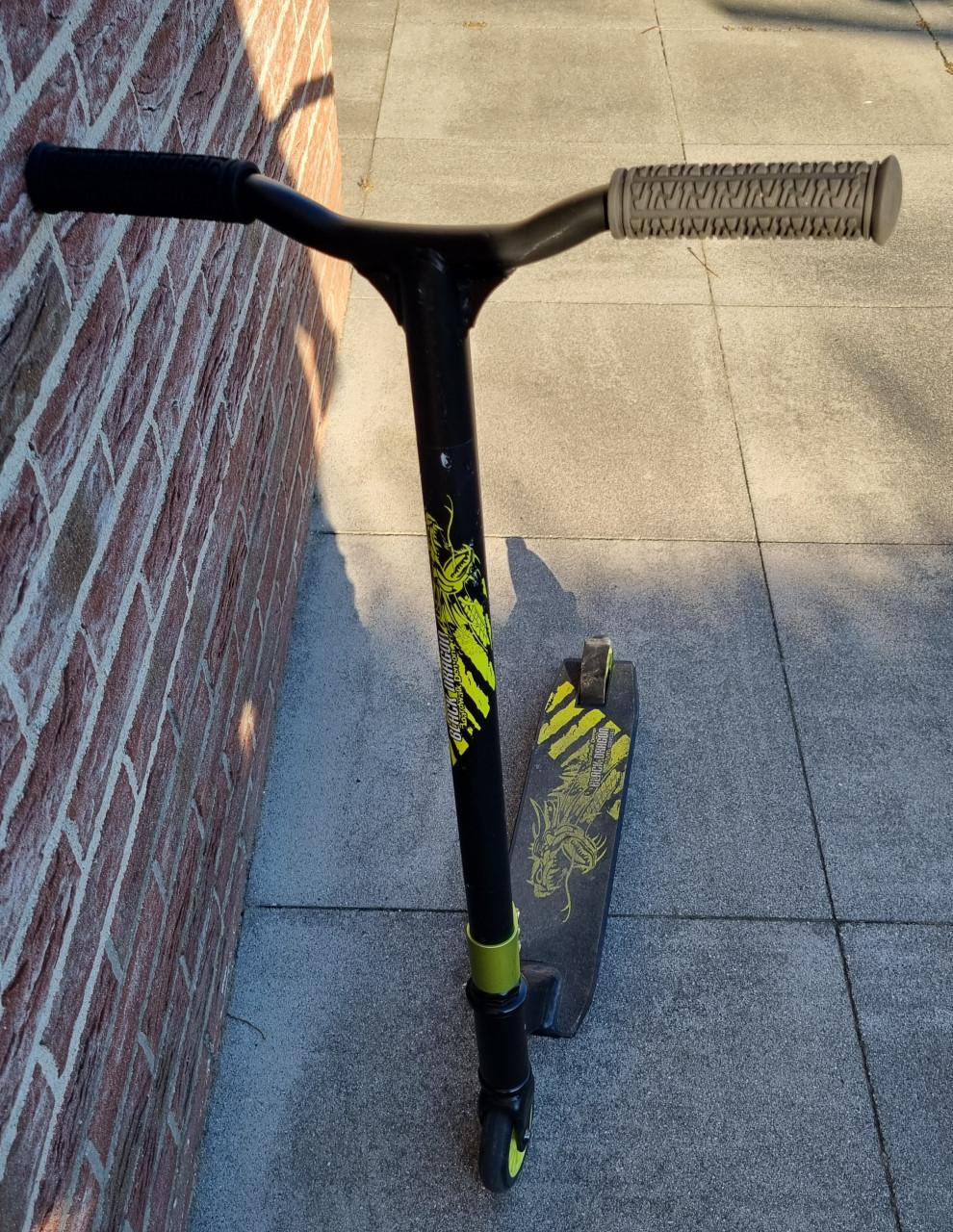 Stuntstep Black Dragon Zwart/Lime-100kg