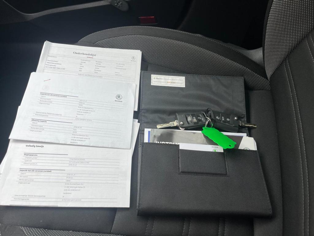 Skoda Octavia combi 1.0 tsi greentech ambition business | carplay | trekhaa