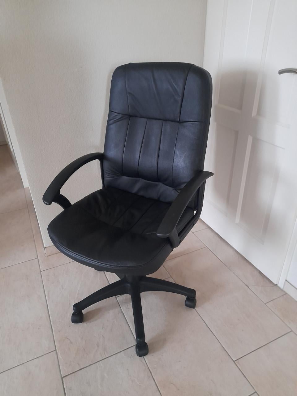 Bureaustoel (in goede staat )