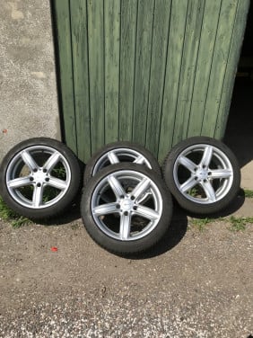 17” BMW alu velgen met winterbanden en TPMS sensoren
