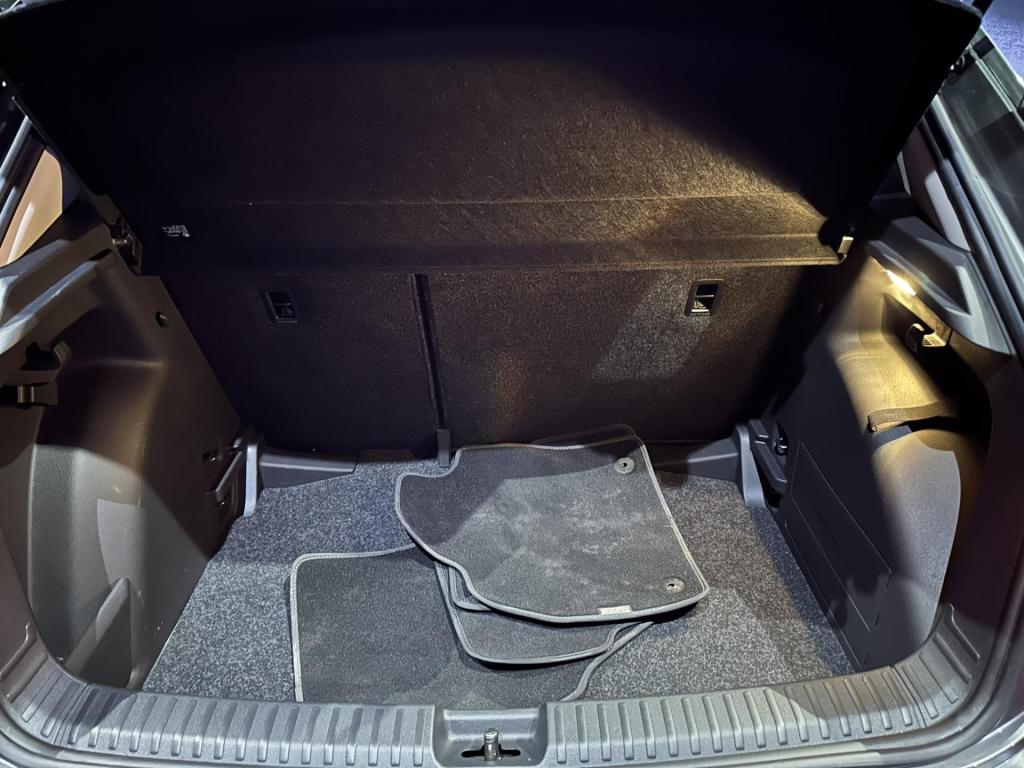 Skoda Fabia 1.0 tsi business edition *navi*appconnect*camera*clima