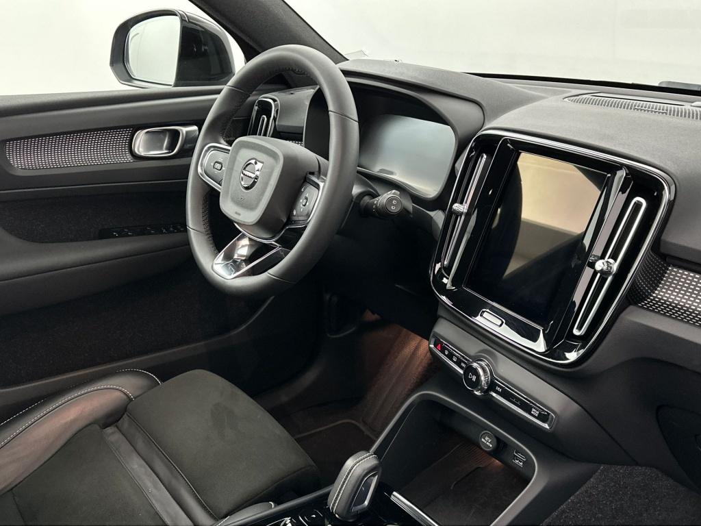 Volvo XC40 t5 262pk recharge r-design| pano| 360camera| ada.cruise| keyless